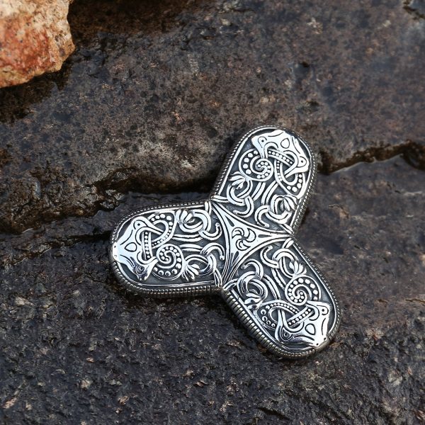Drengir Brooch
