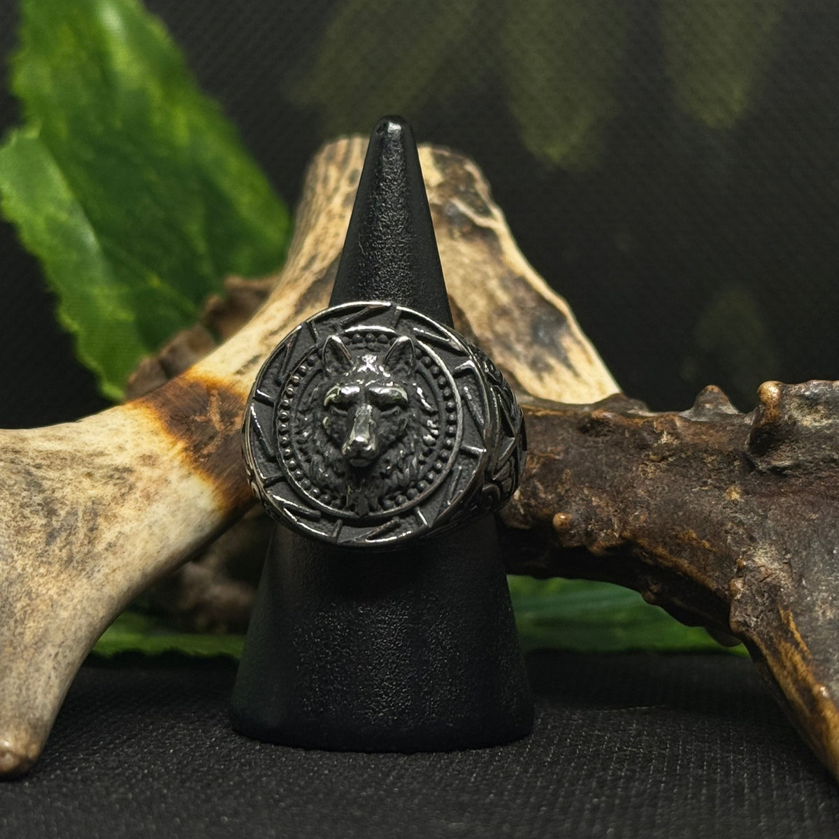 Additional photograph of the Fenrir Ring, a Norse wolf-inspired Viking ring by Ravenritual.
