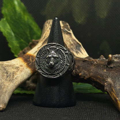Additional photograph of the Fenrir Ring, a Norse wolf-inspired Viking ring by Ravenritual.